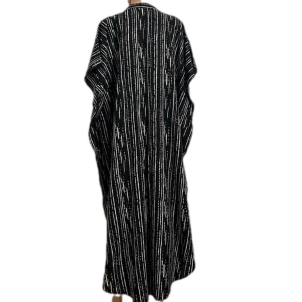 Black and White  Button-down Free Flowing Maxi Dress - Picture 2 of 4